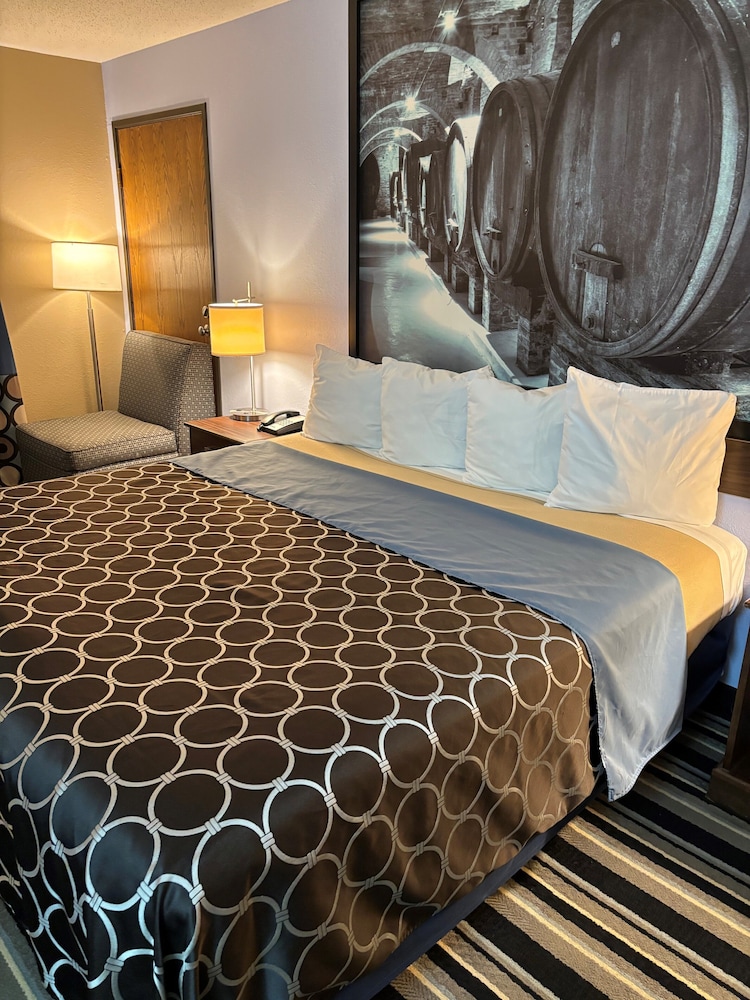 Room, 1 Queen Bed photo 2