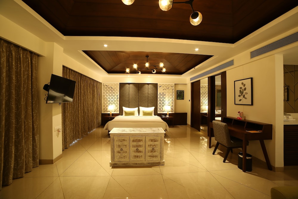 Royal Suite - Photo 2