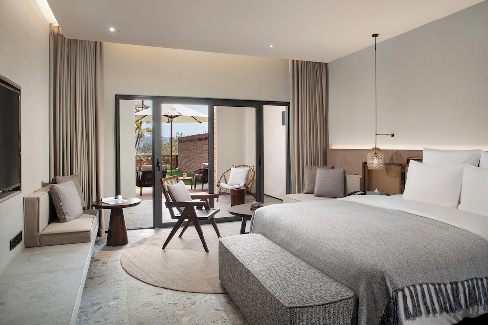 Deluxe Terrace  King Bed Room with Garden Pool - Photo 2