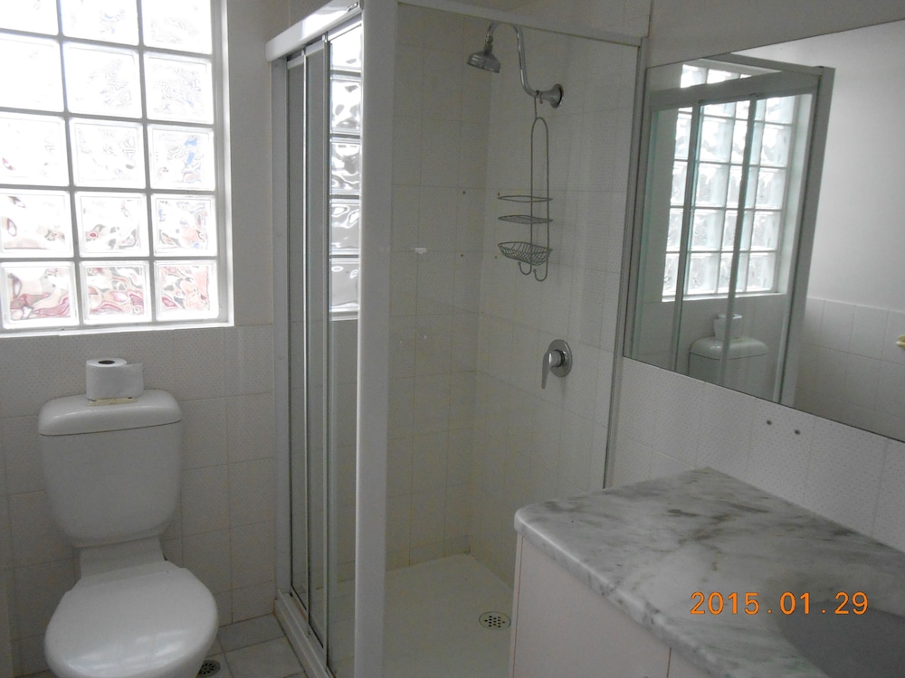 Compact Twin Room photo 2