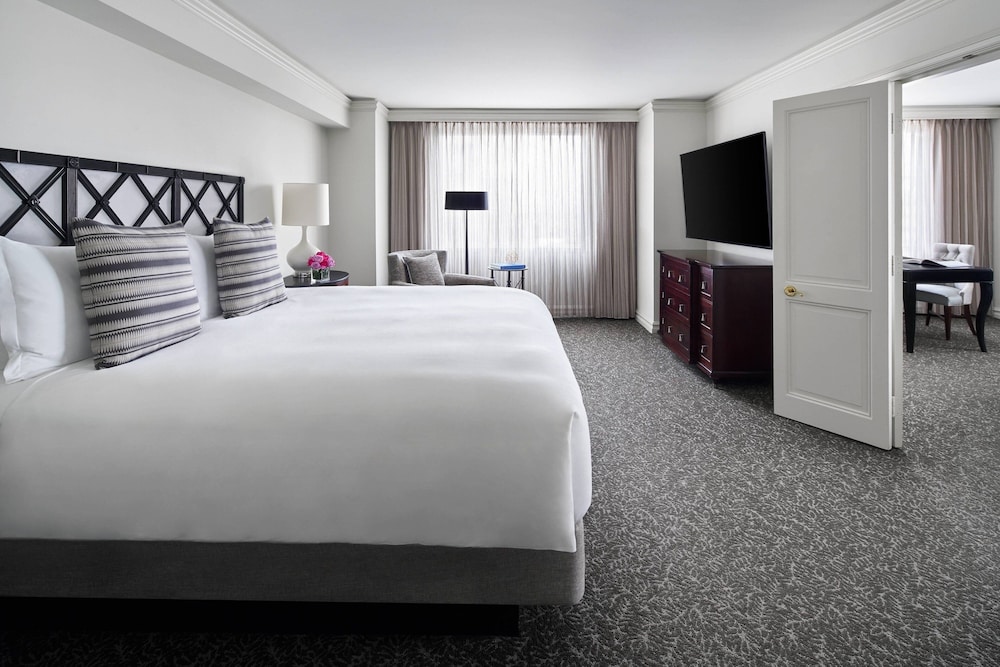 Executive Suite, 1 Bedroom (View) - Photo 8