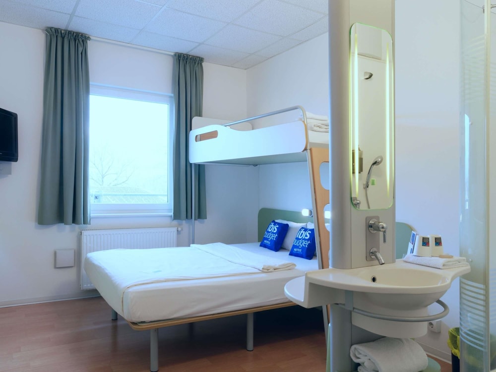 Triple Room, 1 Double Bed photo 2