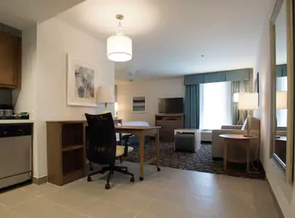 Studio, 1 King Bed, Accessible, Bathtub (Mobility & Hearing)