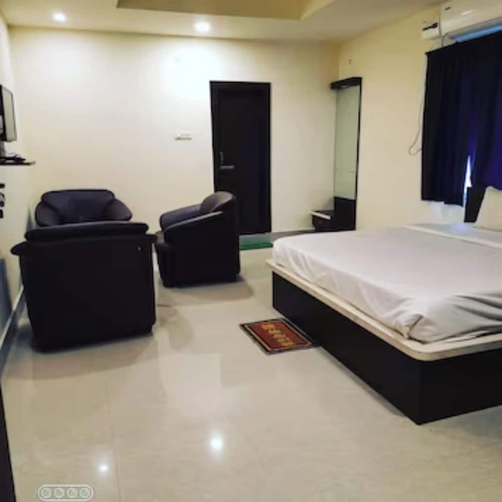 Superior Double Room, City View photo 2