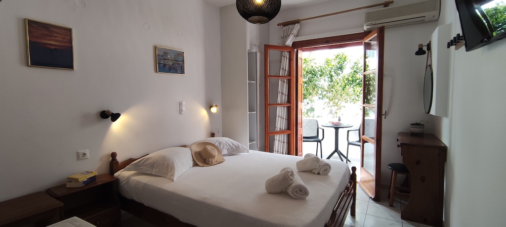 Standard Room, 1 Double or 2 Twin Beds