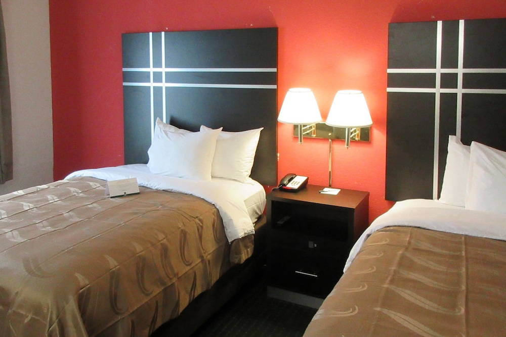 Suite, 2 Double Beds, Non Smoking - Photo 2