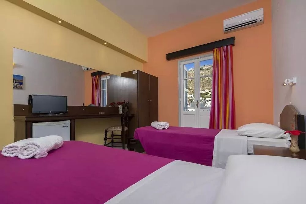 Twin Room (Front View) - Photo 5