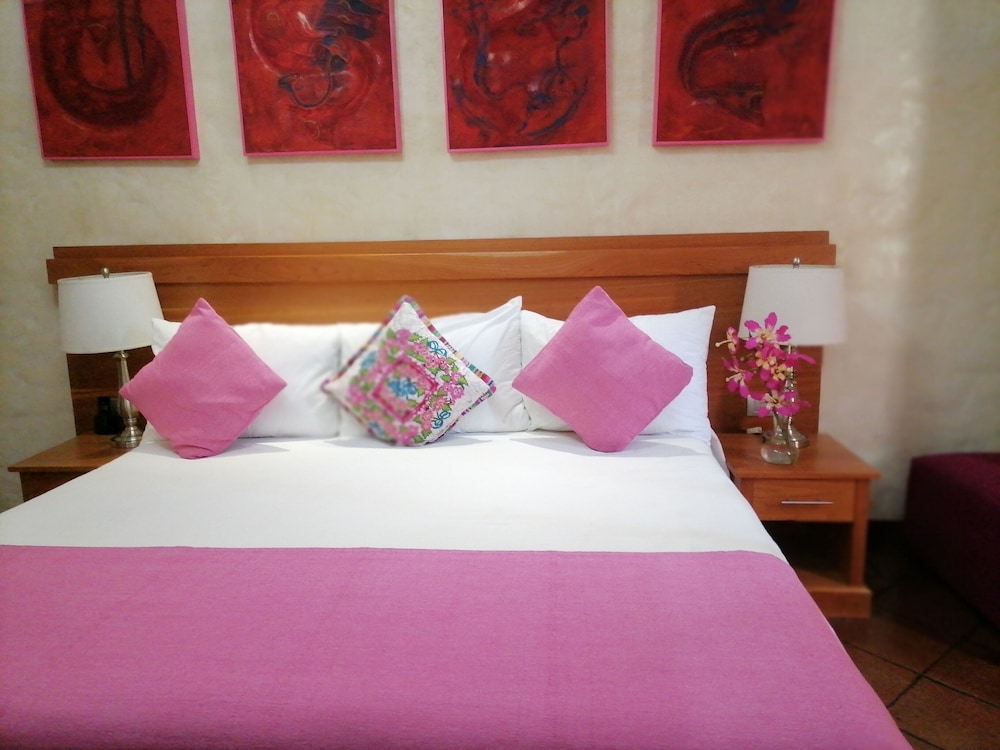 Pink Standard  Room photo 3
