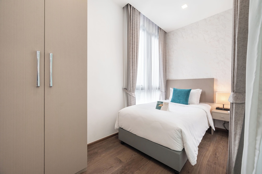 2 Bedroom Premier photo 3