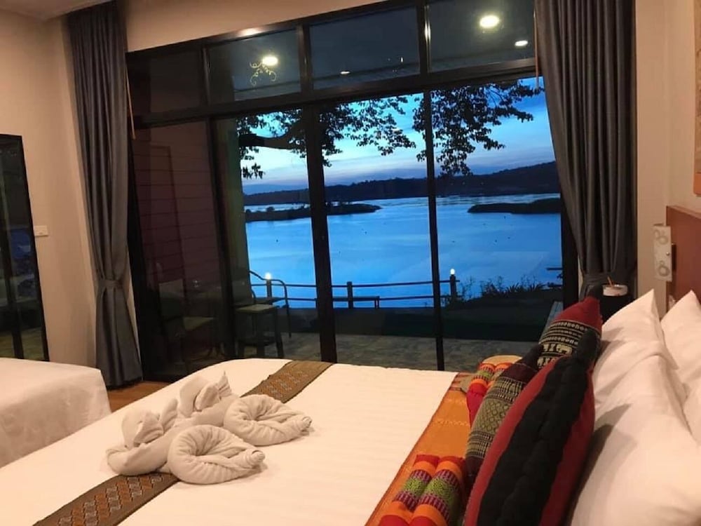 Deluxe Triple Room, River Side