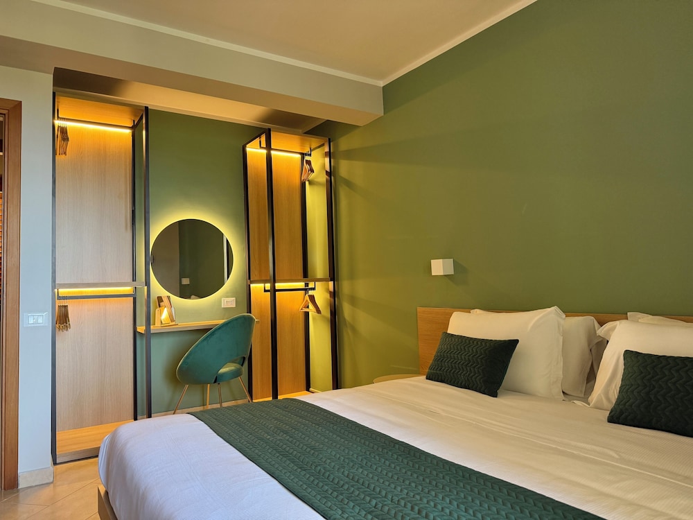 Panoramic Suite, Sea View - Photo 10