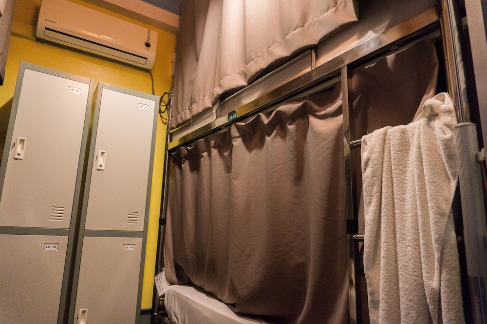 Shared Dormitory, Women only (4 beds) photo 3