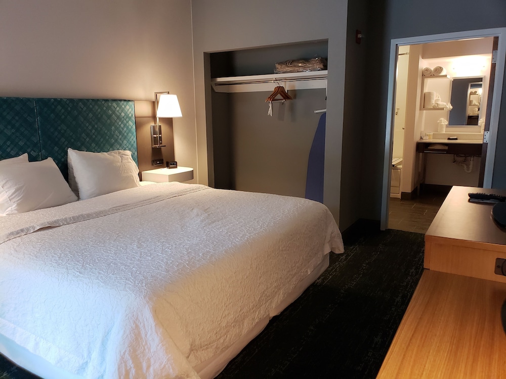 Hampton Inn & Suites Newtown, 사진 8