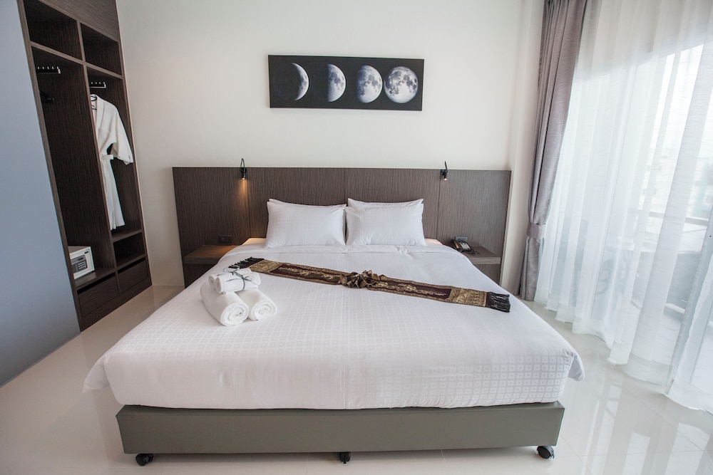 Standard King Size with Sea View