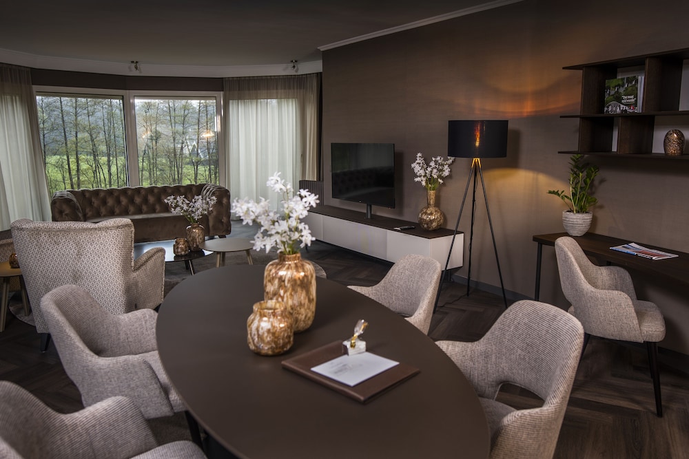 Royal Suite photo 2