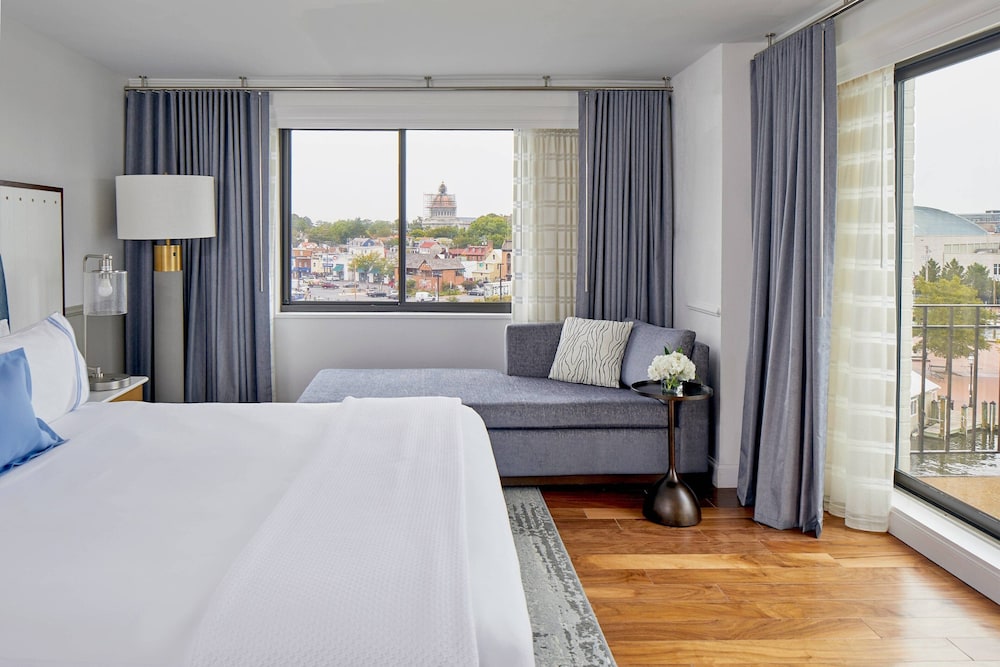 Room, 1 King Bed, Balcony - Photo 4