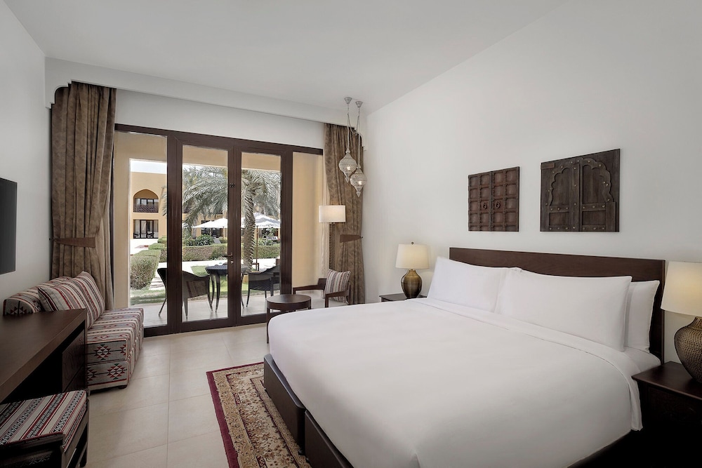 Deluxe Room, 1 King Bed, Accessible (Resort Access)