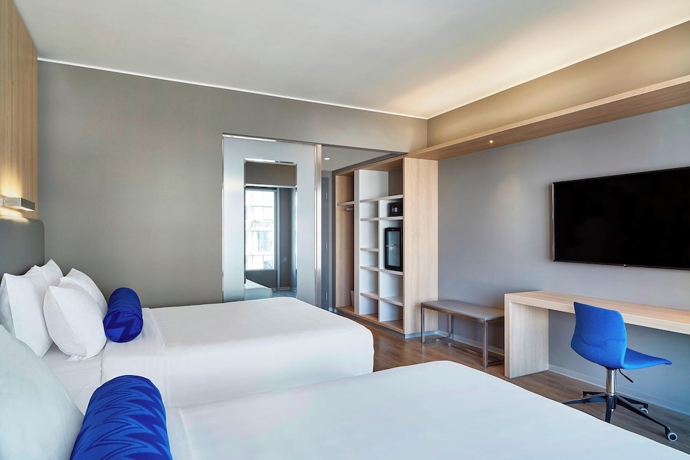 Deluxe Room, 2 Queen Beds photo 3