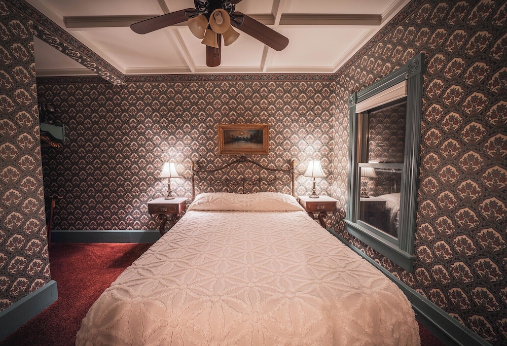 Double Room, Ensuite (Deluxe 1 Queen)