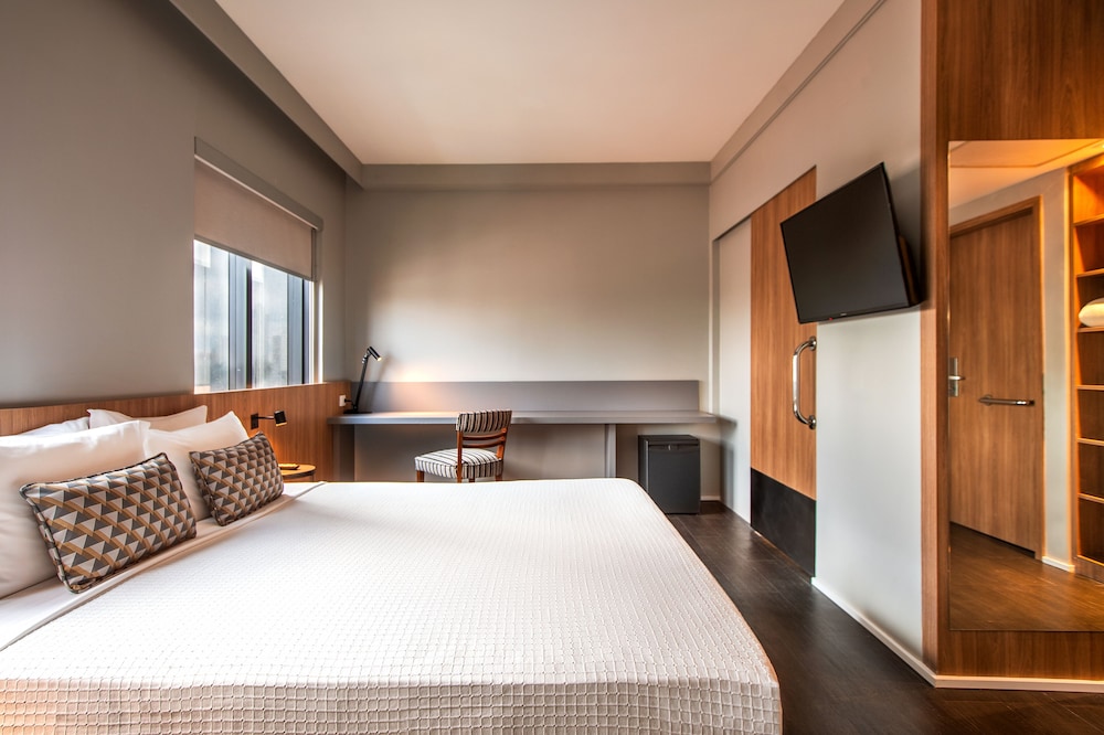 Standard Room, 1 Queen Bed, Accessible