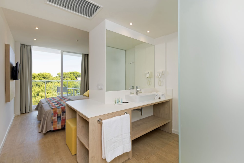 Double Room, Balcony (2 adults) - Photo 5