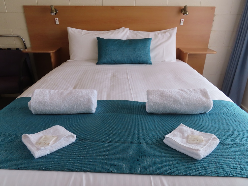 Standard Room, 1 Queen Bed photo 1