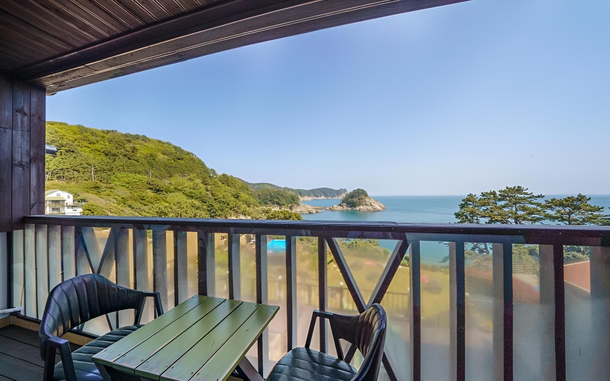 Room (Haedong 202 (ocean view)) - Photo 2