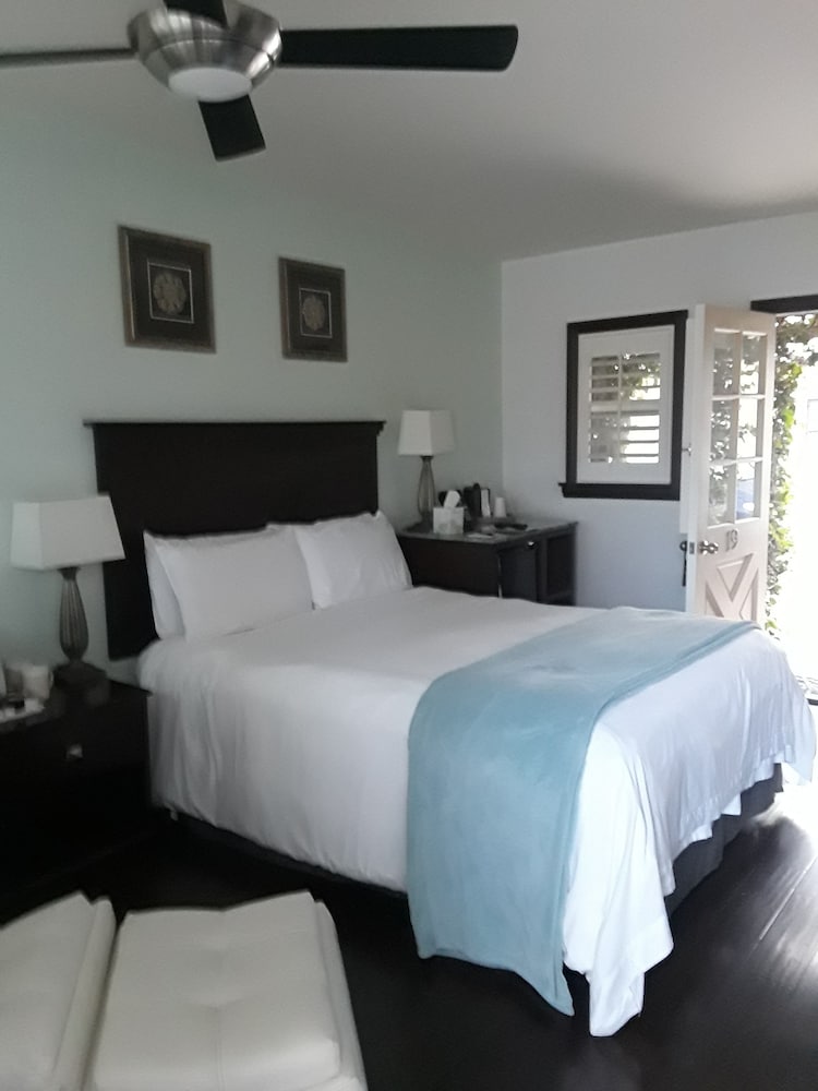Garden View Queen Room