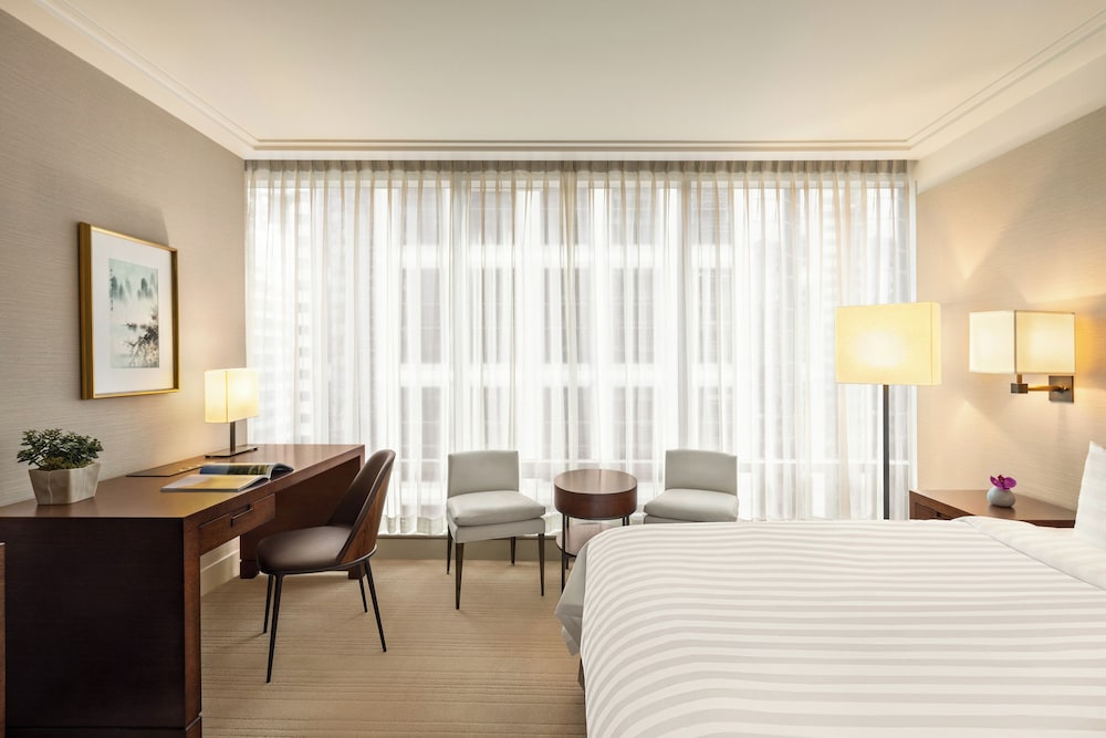 Superior Room, 1 King Bed