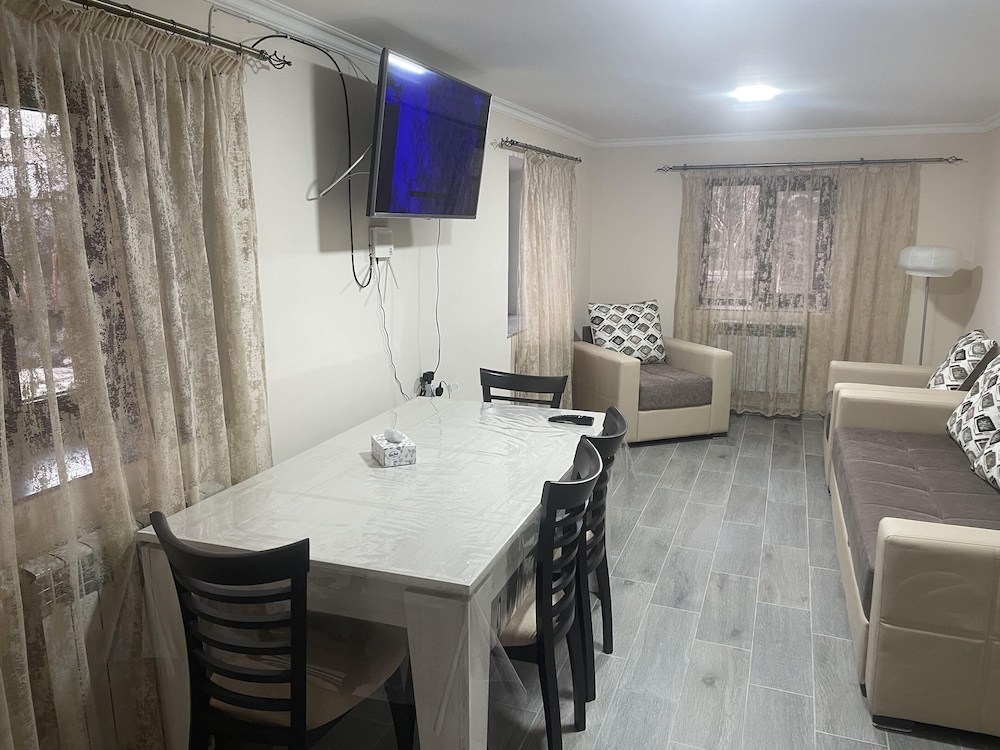 Business Suite photo 2