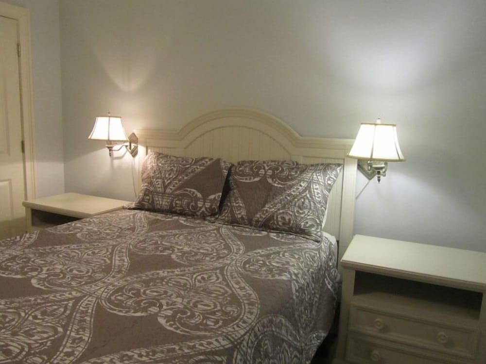 Condo, 3 Bedrooms