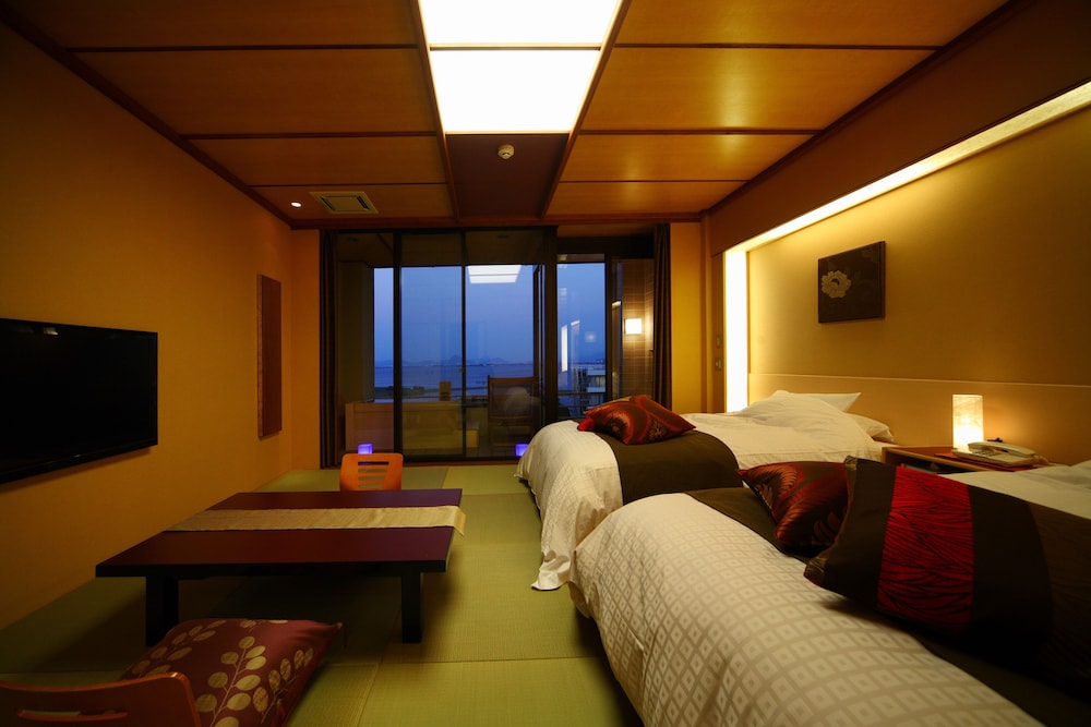 Fuga Japanese-Western Style Room with Private Natural Hot Spring Open-Air Bath - Non-Smoking photo 3