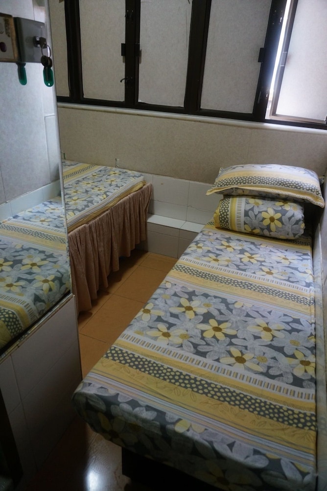 Basic Triple Room, 1 Bedroom photo 1