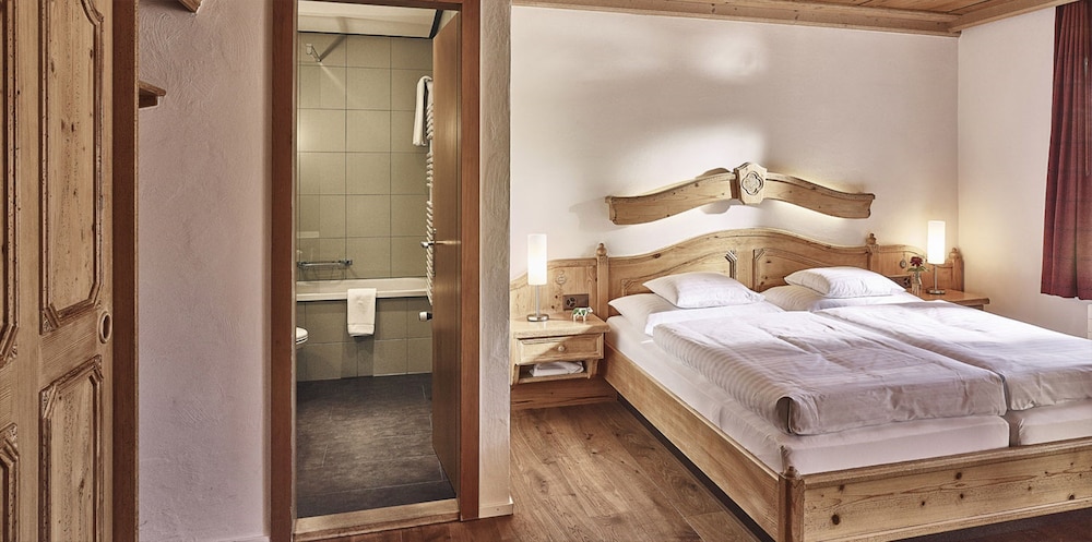 Superior Double Room, Balcony, Mountain View photo 3