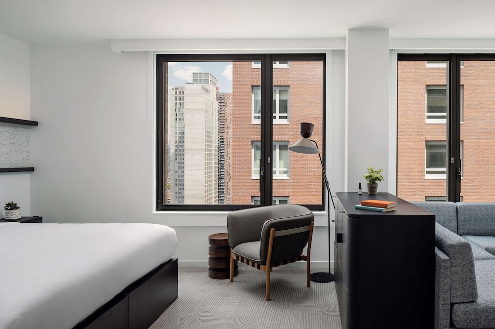 Suite (Arlo) - Photo 2