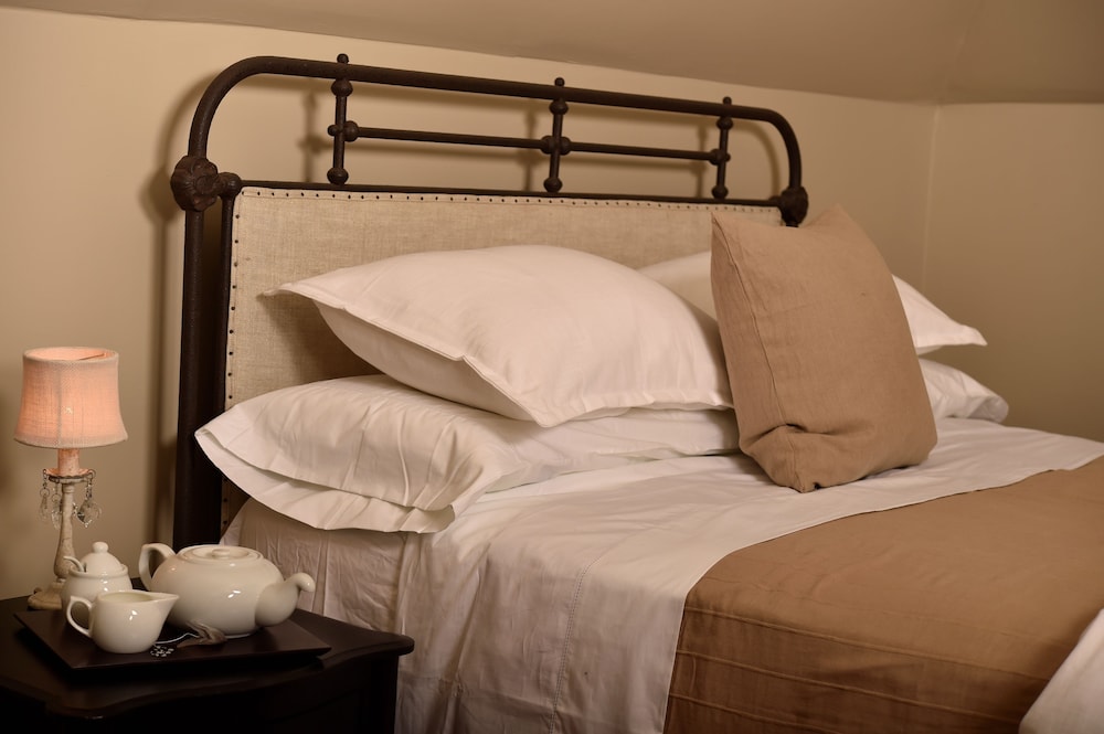 Grand Comfort Room, 1 Queen Bed ( #7 ) photo 2