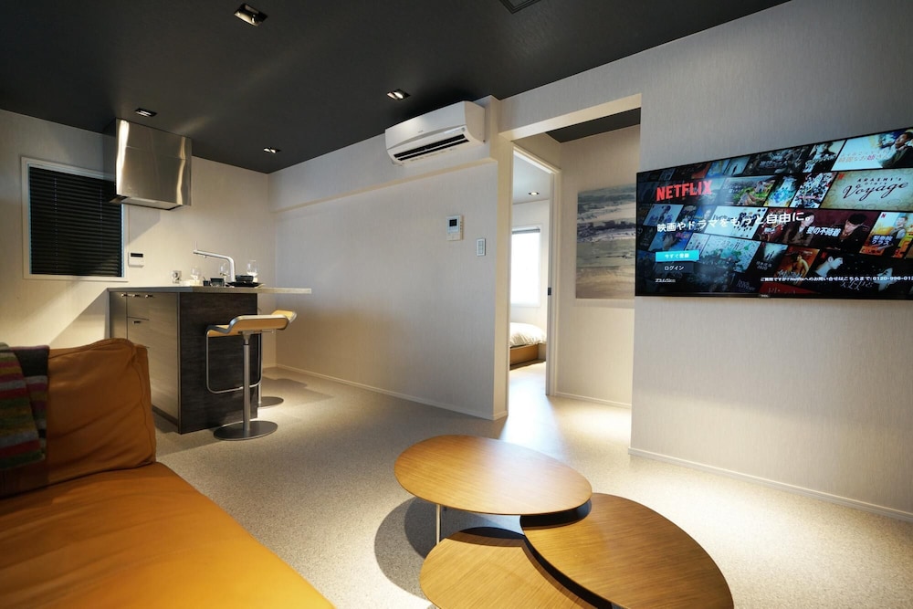Apartment photo 2