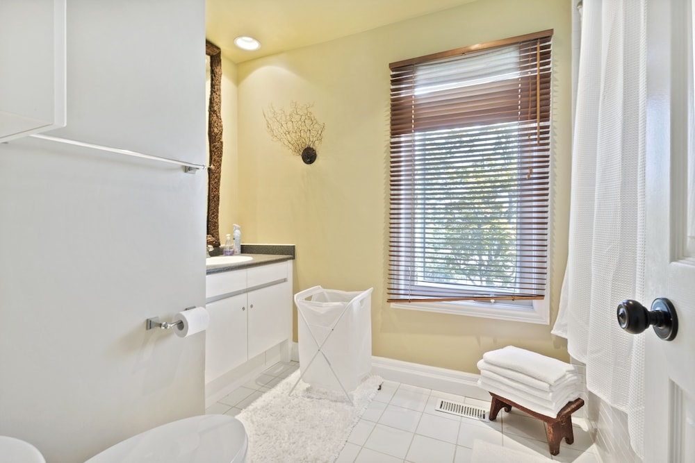 Luxury Condo, 2 Bedrooms (109 Sierra Lane - Pet Friendly) photo 3