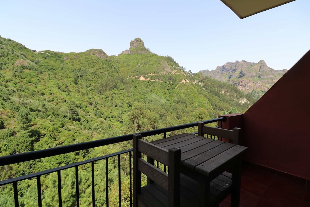 Classic Double Room, Hill View photo 3