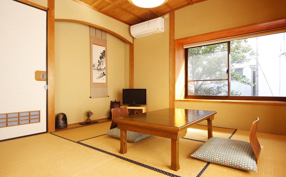 Japanese Style Room with Toilet - Photo 7