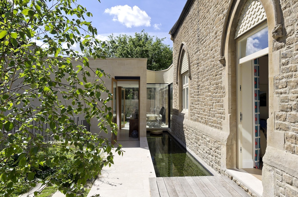 Stunning 5 bed Fulham Home w Indoor Pool Sauna and Private Garden, Photo 58