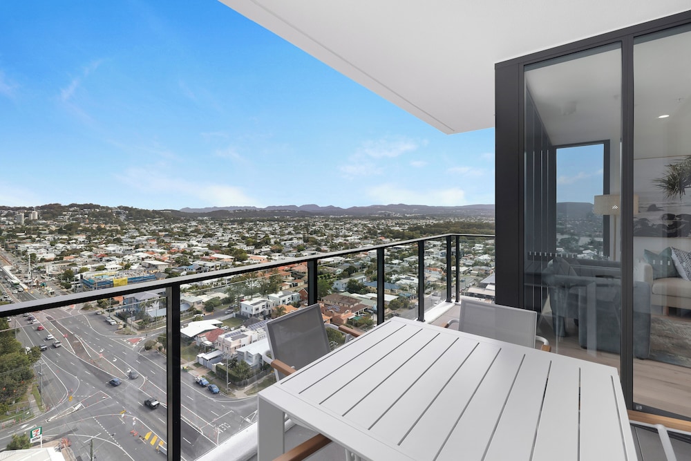 Signature Apartment photo 2