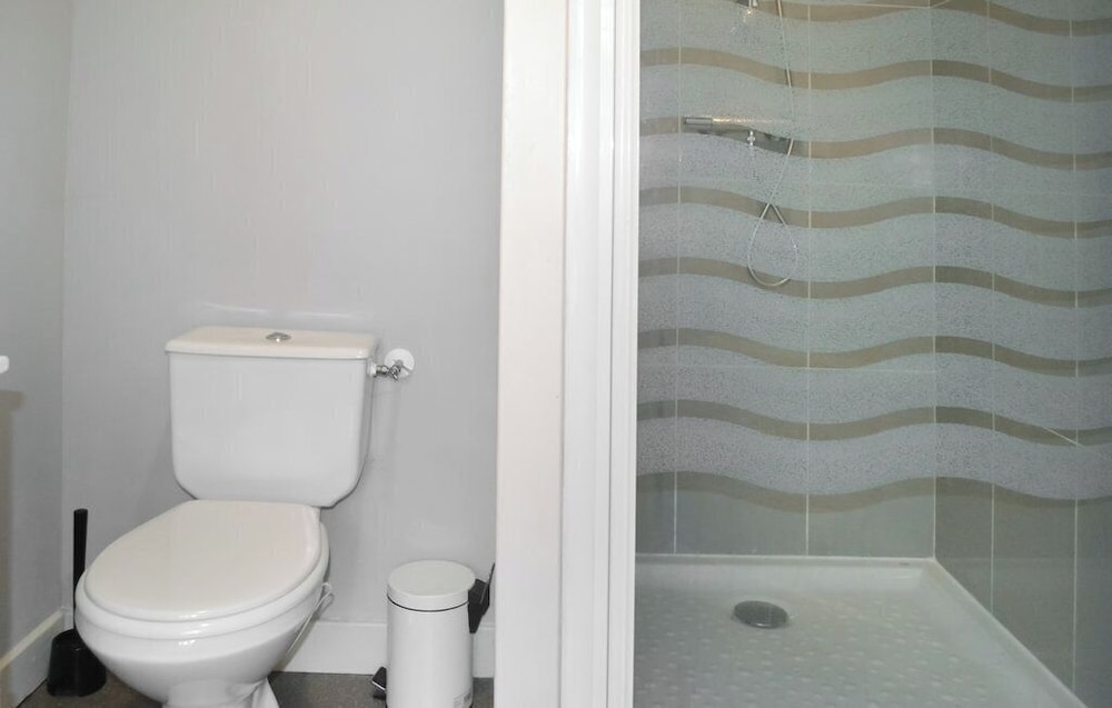 Deluxe House photo 2