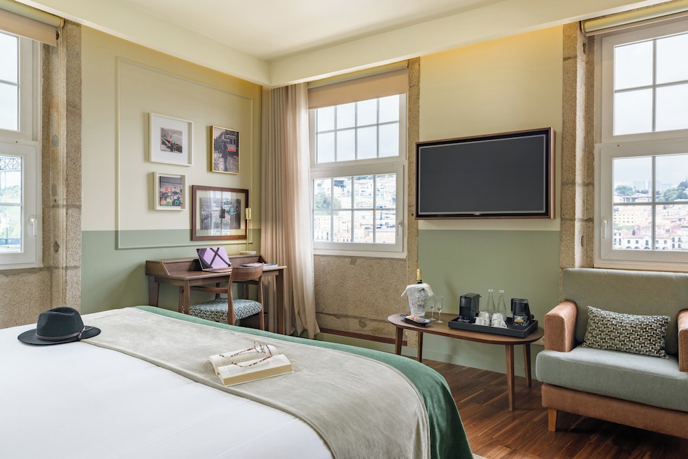 Double or Twin Room (Vintage Grand View) - Photo 7