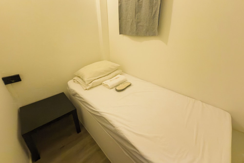 Signature Single Room, 1 Twin Bed photo 3