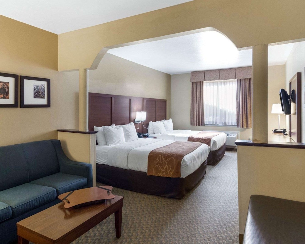 Suite, 2 Queen Beds, Accessible, Non Smoking photo 1