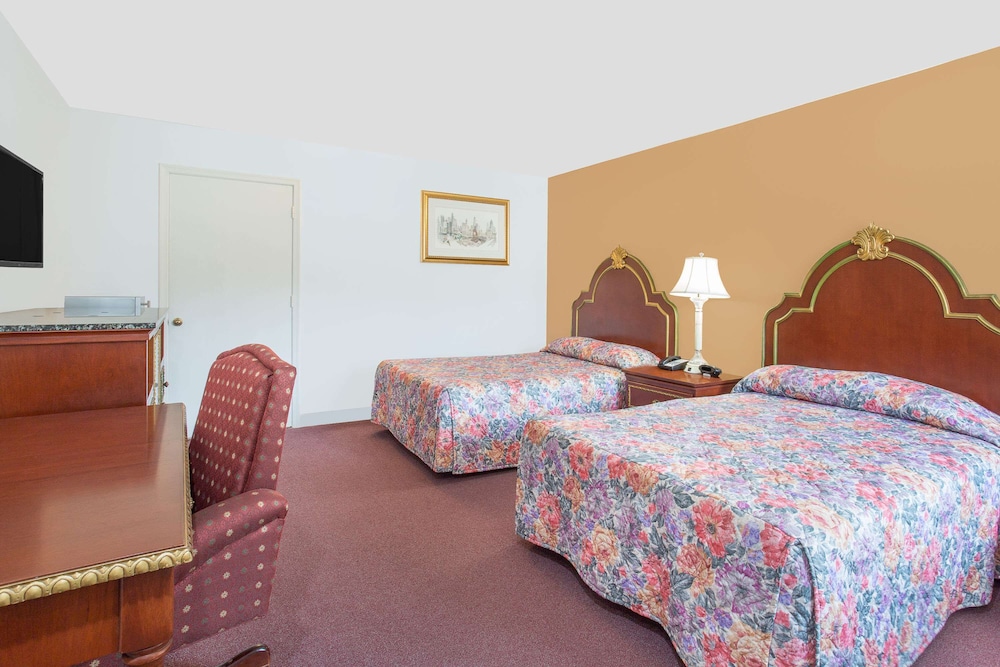 Room, 2 Double Beds photo 2