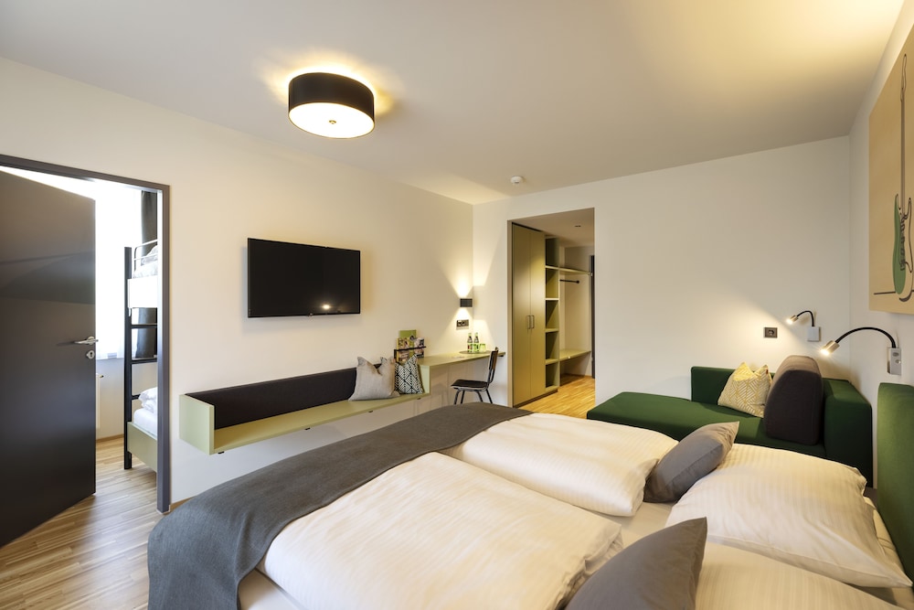 Family Apartment, 2 Bedrooms - Photo 6