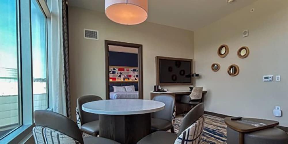 Executive Suite, 1 Bedroom, River View photo 3