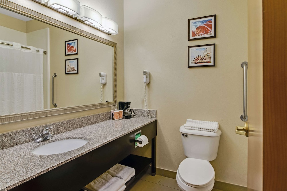 Room, 1 King Bed, Accessible, Non Smoking photo 2